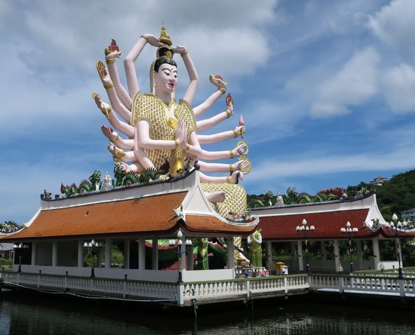 Wat Plai Laem